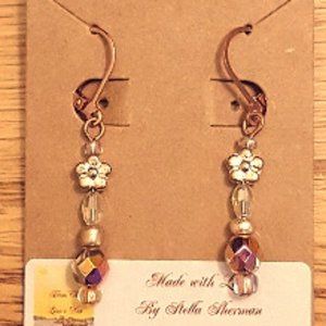 Cute summer earrings! NEW, gold/pink tones.